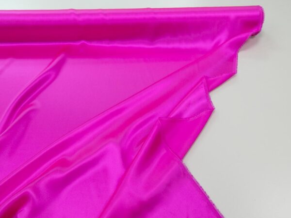 Stoff Seidensatin Olga neonpink – Bild 2