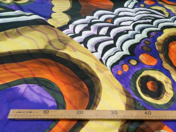 Stoff Seidensatin Art on silk violett-rot-gold – Bild 4