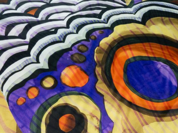 Stoff Seidensatin Art on silk violett-rot-gold