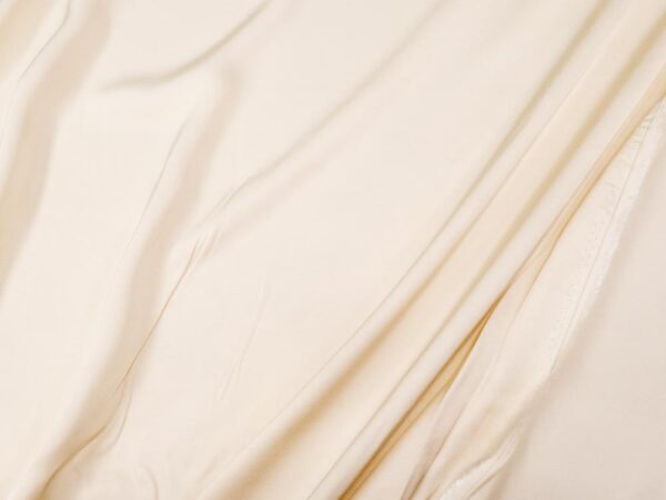 Stoff Viskose-Rayon shiny ecruweiss