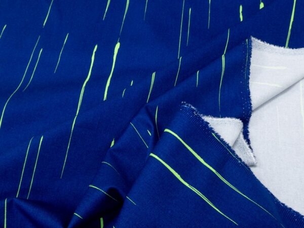 Stoff Köper blau mit neongrünen Strichen – Bild 2