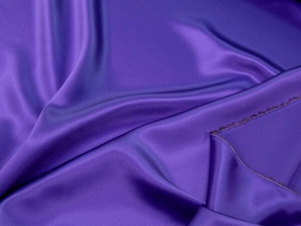 Stoff Seidensatin Purple Opulence – Bild 2