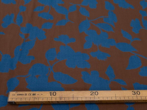 Stoff Viskosedruck Blumen blau-braun – Bild 4